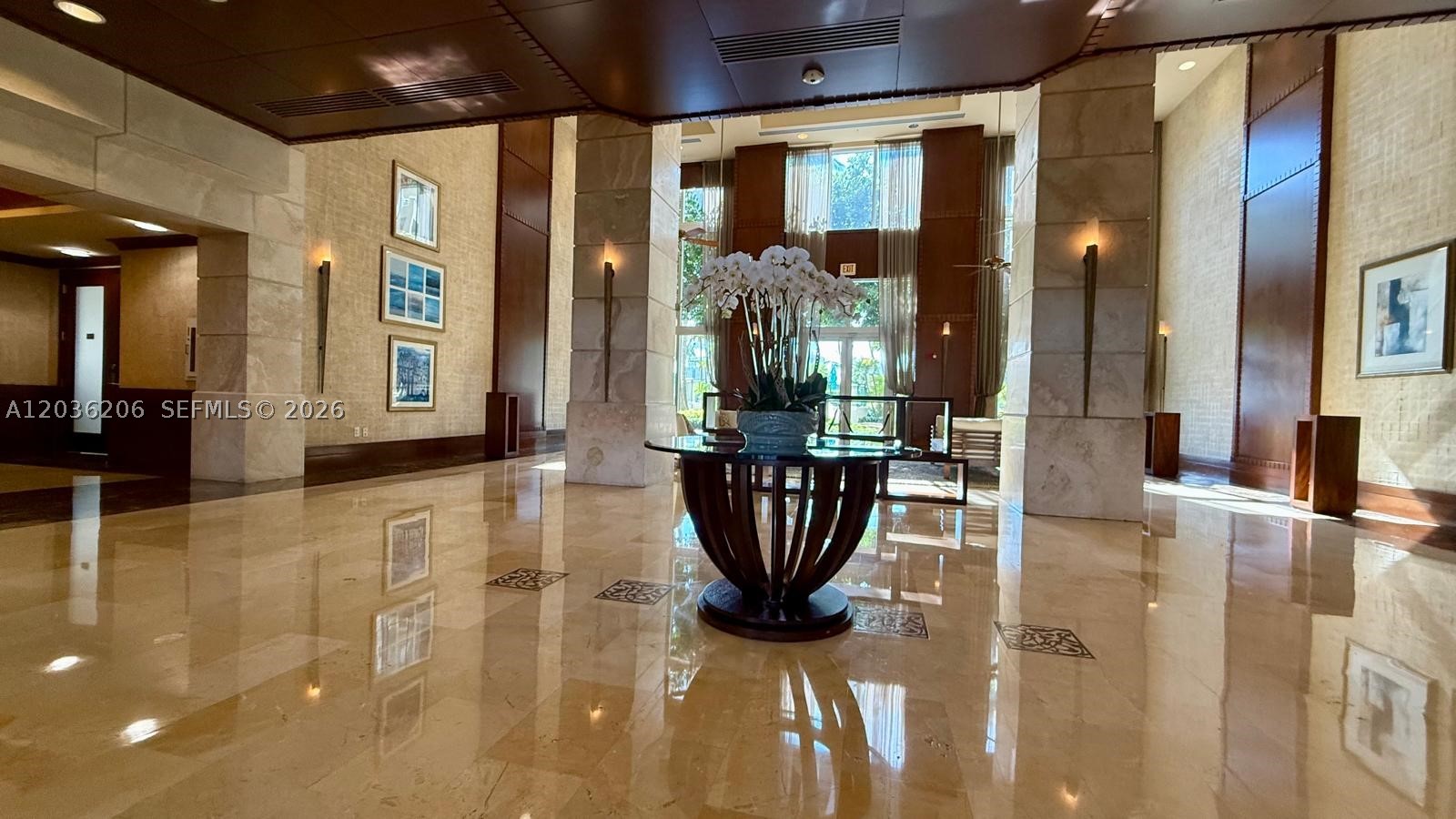 TURNBERRY ON THE GREEN CO - Residential Lease