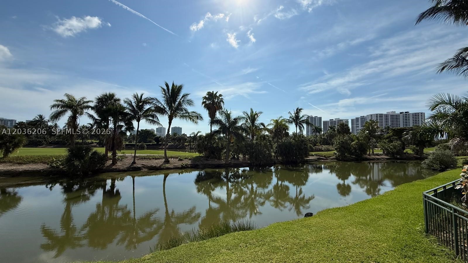TURNBERRY ON THE GREEN CO - Residential Lease