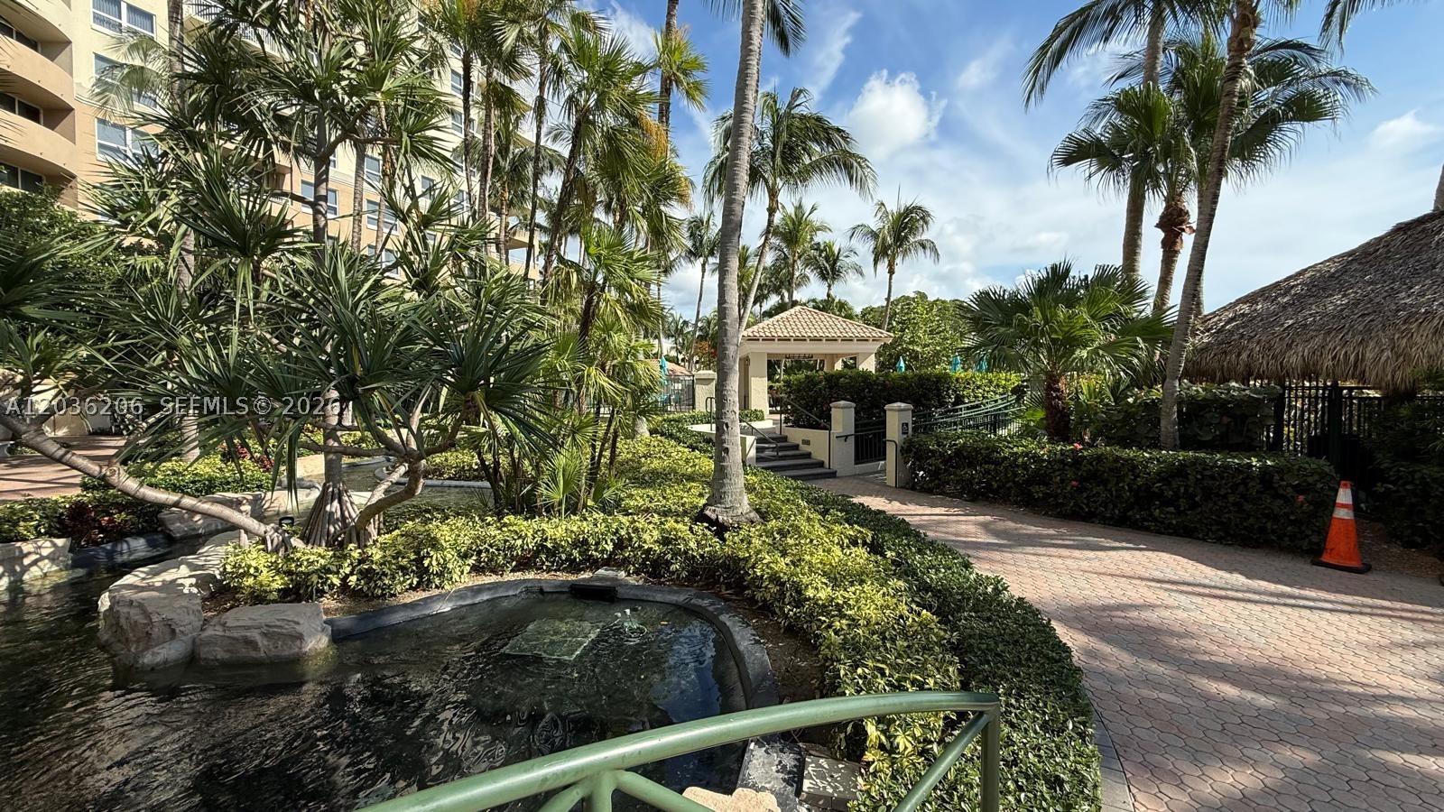 TURNBERRY ON THE GREEN CO - Residential Lease