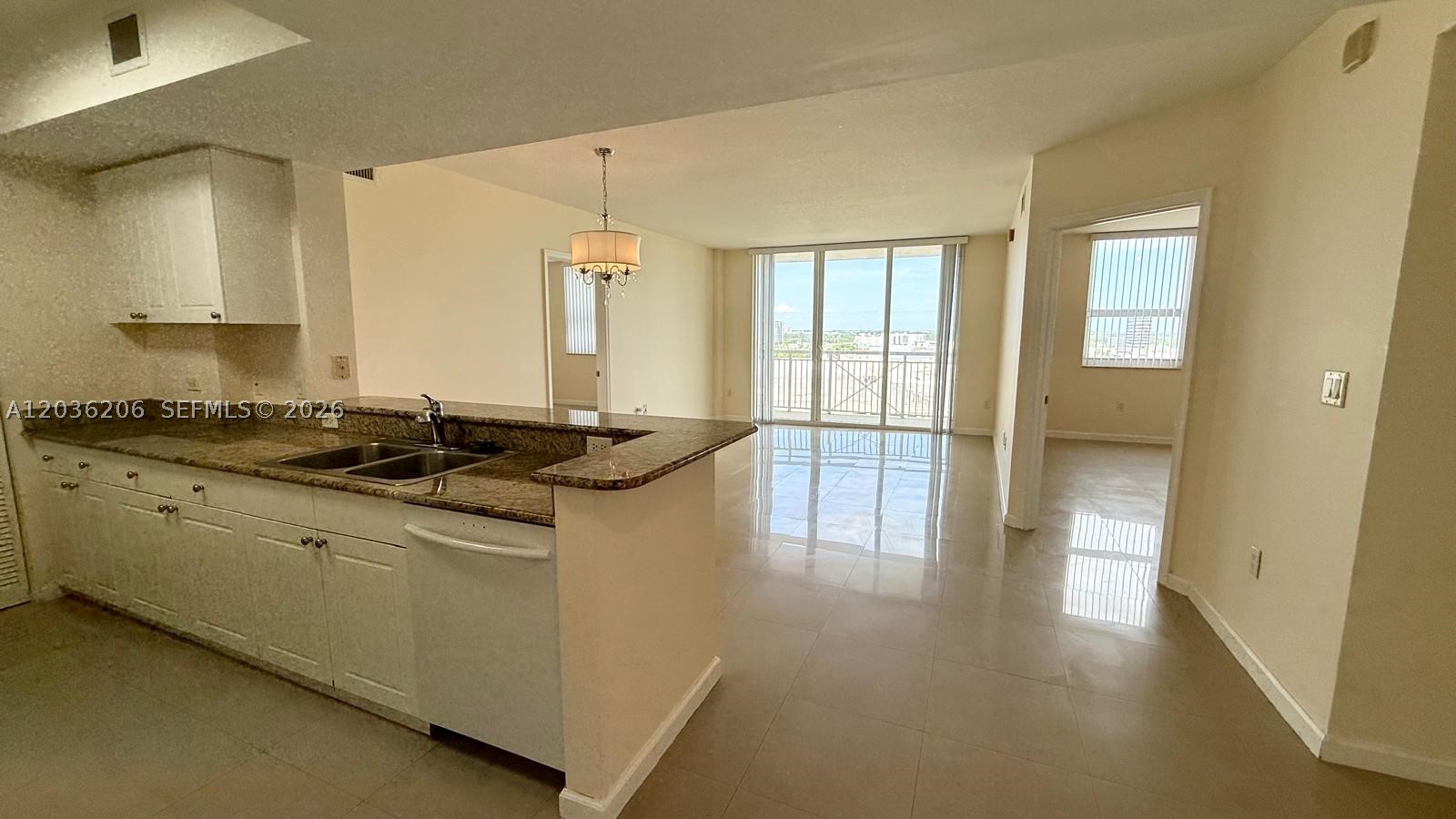 TURNBERRY ON THE GREEN CO - Residential Lease