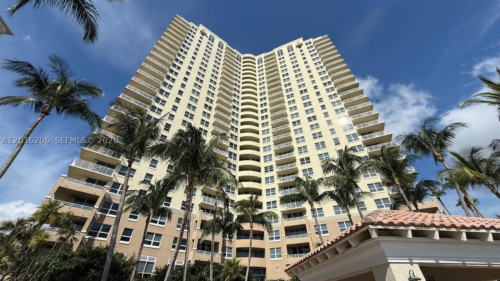 TURNBERRY ON THE GREEN CO - Residential Lease