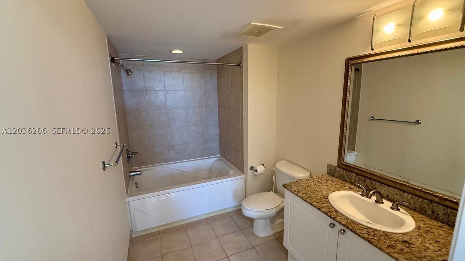 TURNBERRY ON THE GREEN CO - Residential Lease