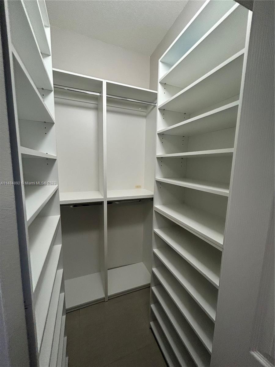 PELICANS POINT A T MILLER - Residential Lease