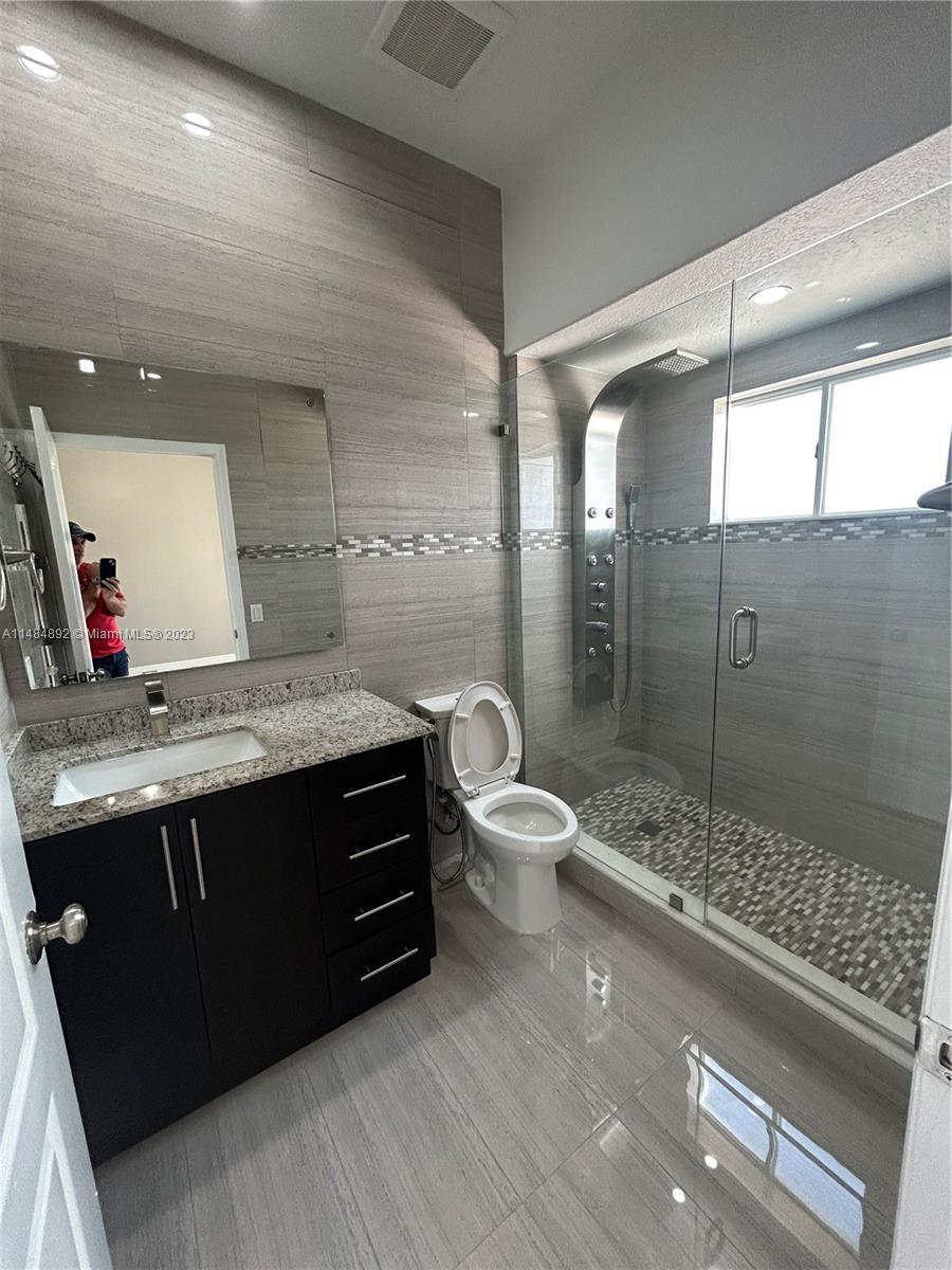 PELICANS POINT A T MILLER - Residential Lease