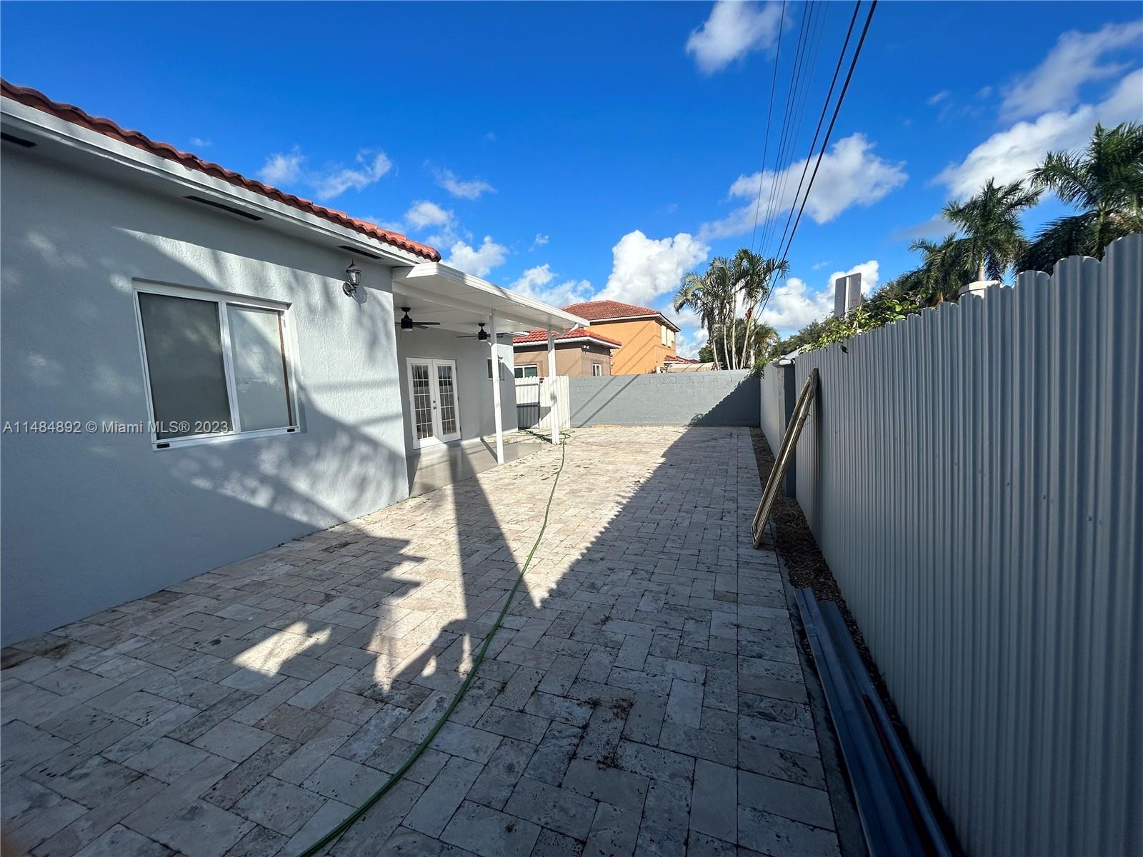 PELICANS POINT A T MILLER - Residential Lease
