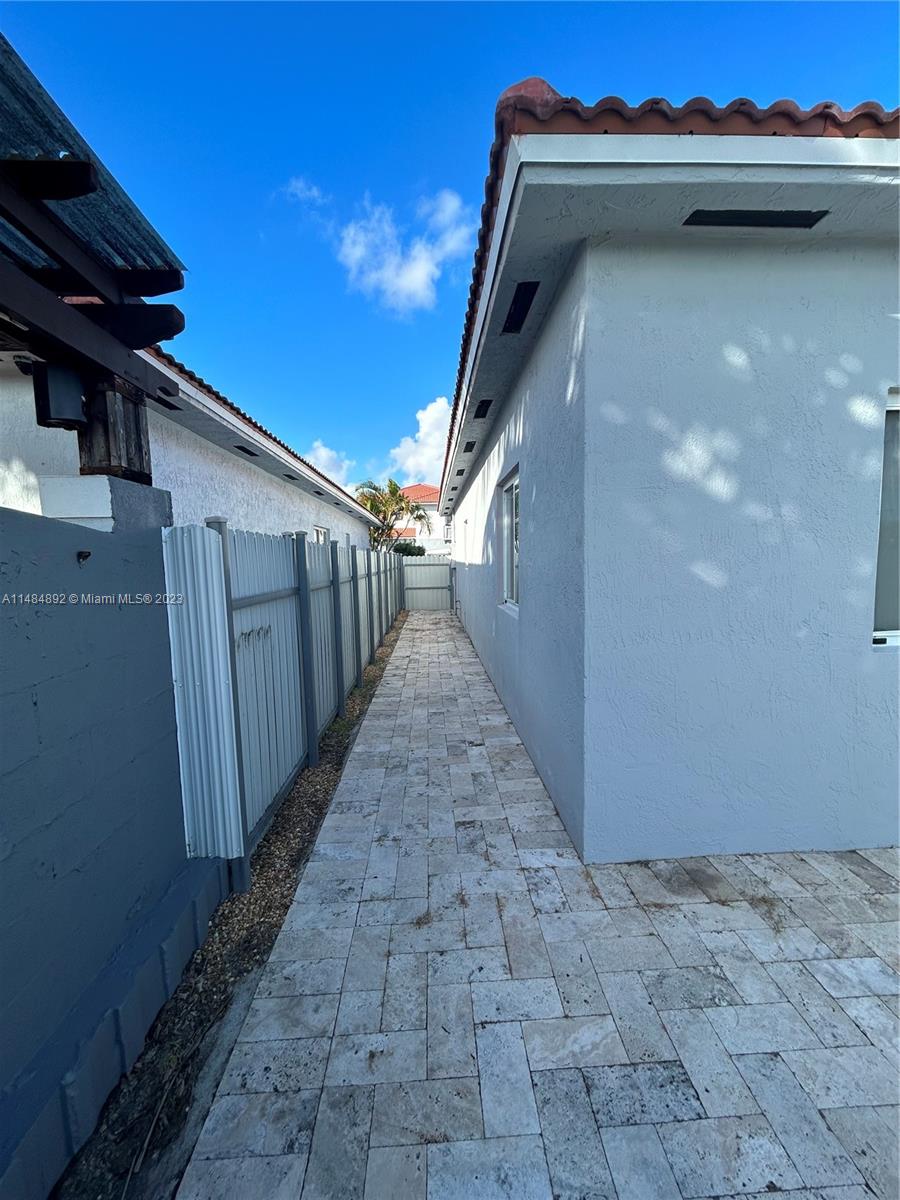 PELICANS POINT A T MILLER - Residential Lease