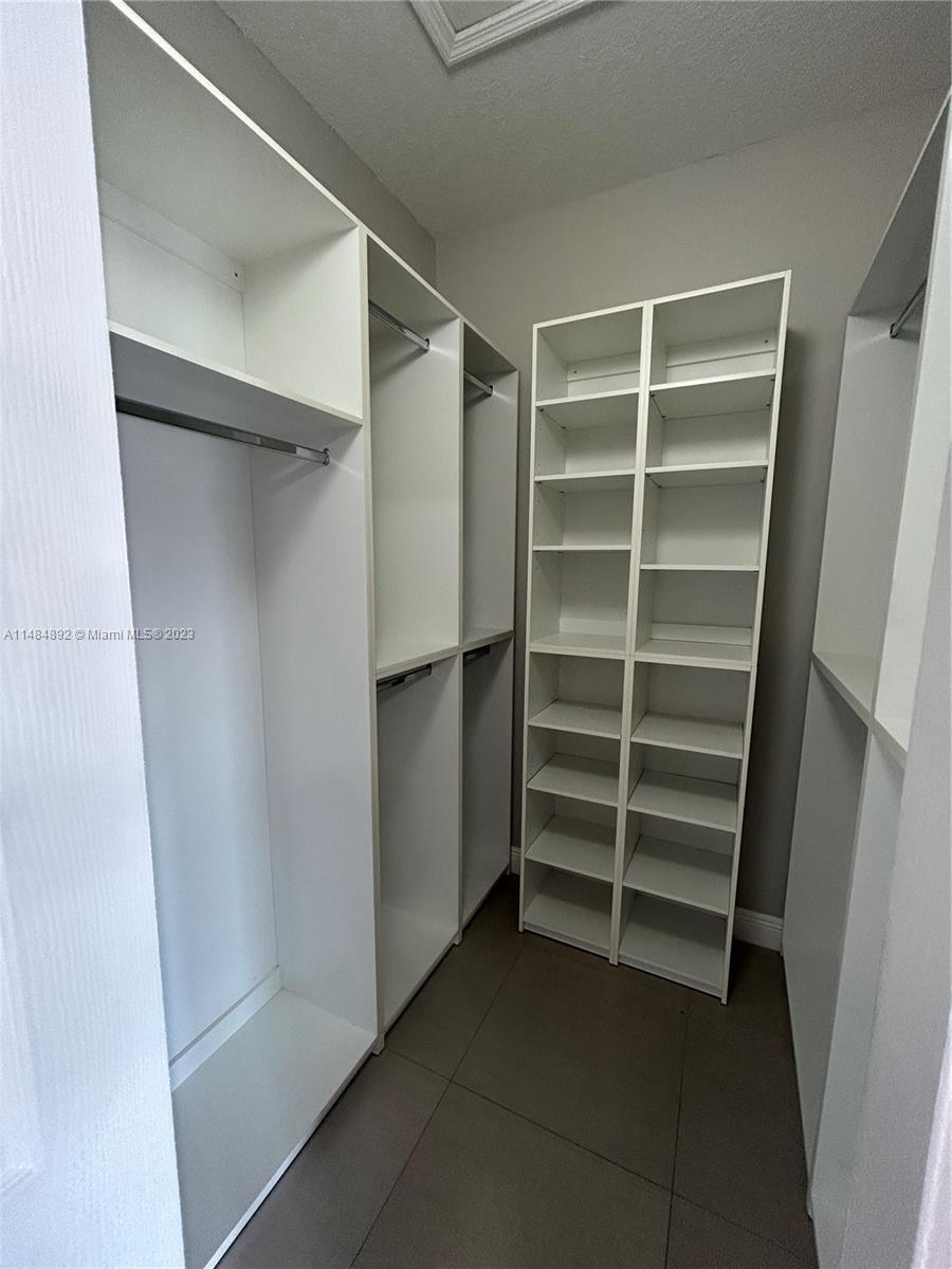 PELICANS POINT A T MILLER - Residential Lease