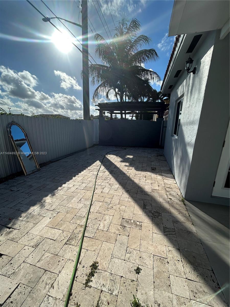 PELICANS POINT A T MILLER - Residential Lease