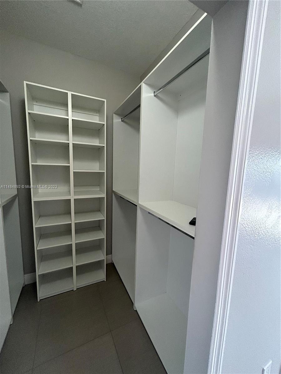 PELICANS POINT A T MILLER - Residential Lease