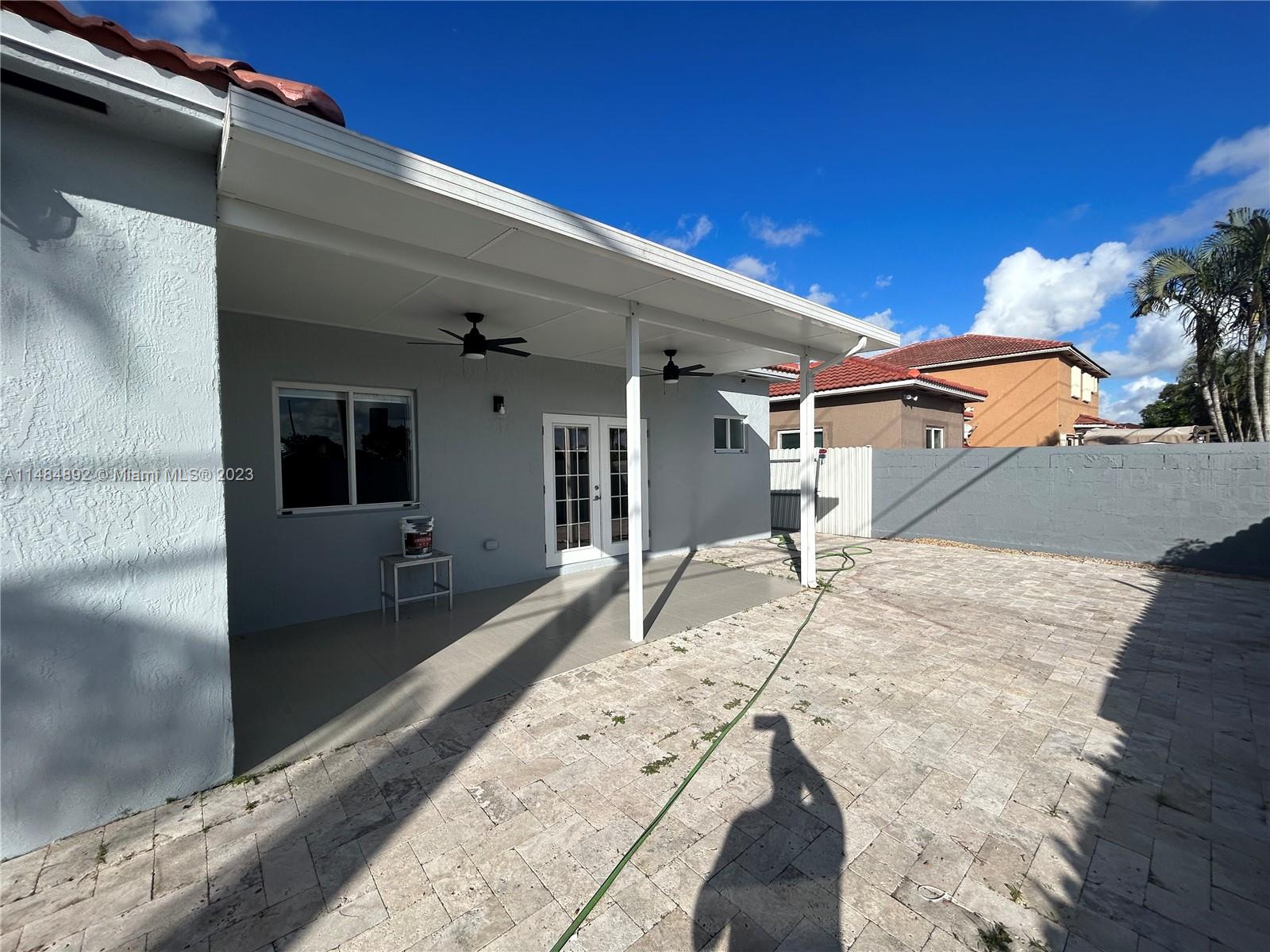 PELICANS POINT A T MILLER - Residential Lease
