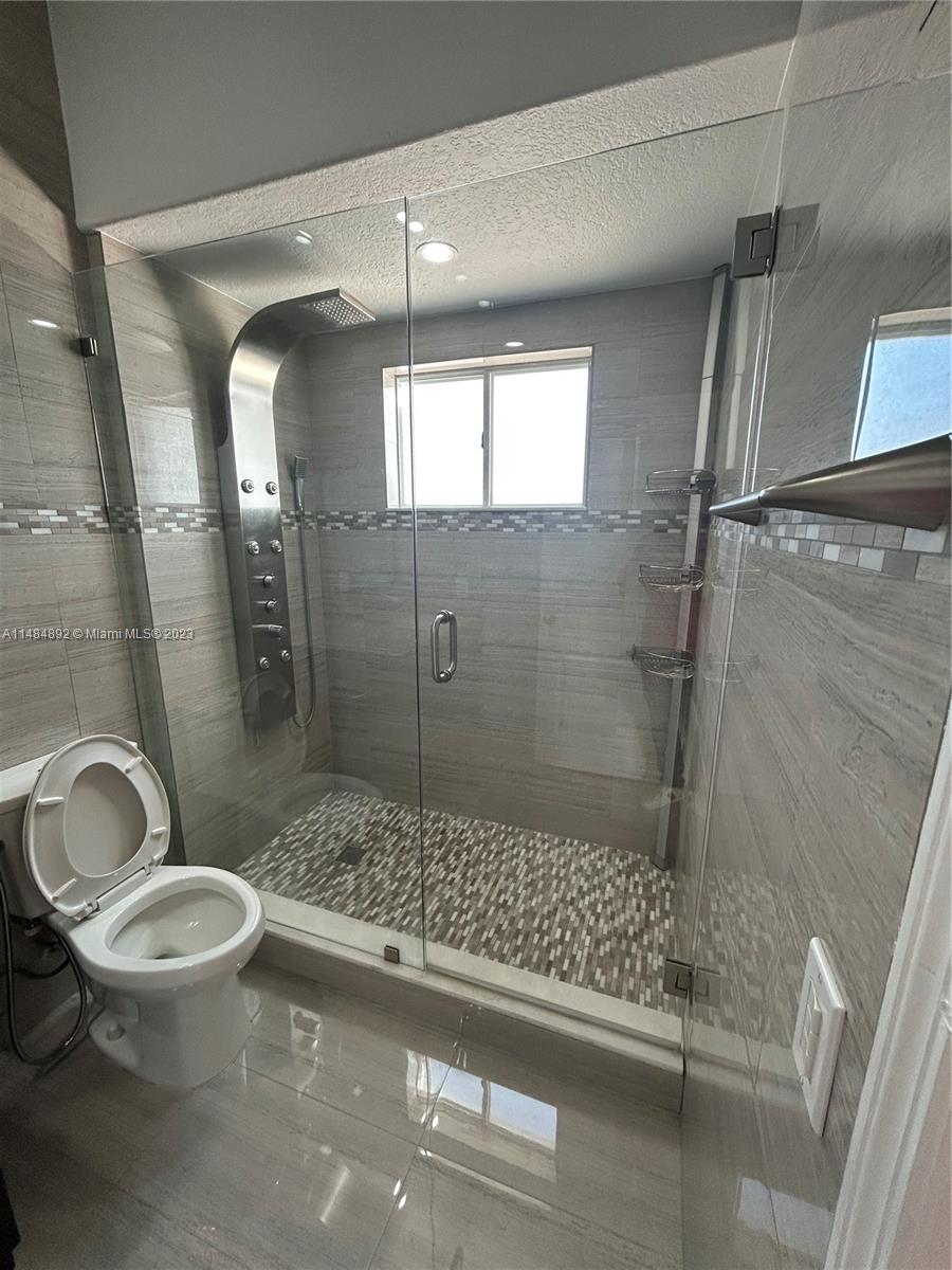 PELICANS POINT A T MILLER - Residential Lease