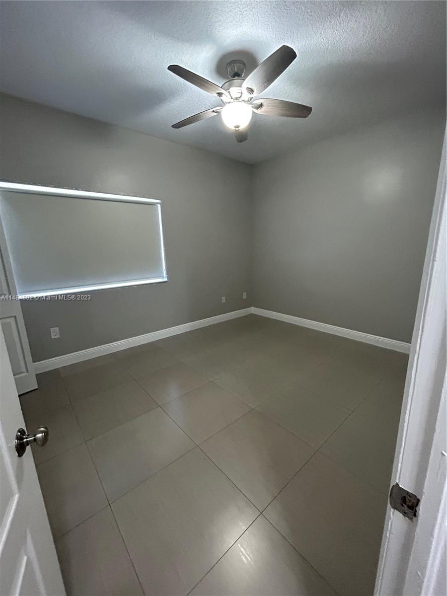PELICANS POINT A T MILLER - Residential Lease