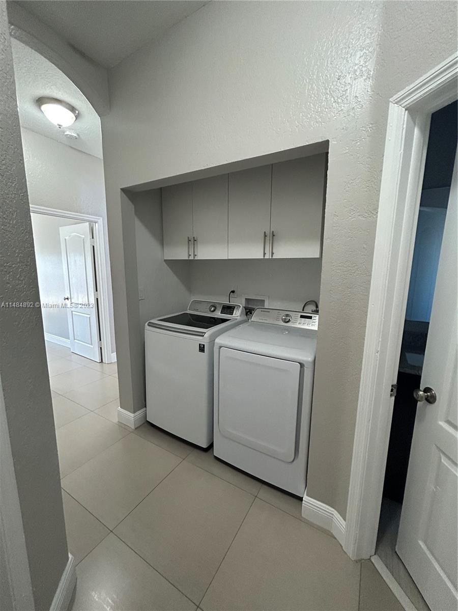 PELICANS POINT A T MILLER - Residential Lease