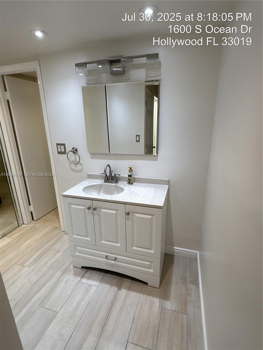 ALLINGTON TOWERS CONDO - Residential Lease