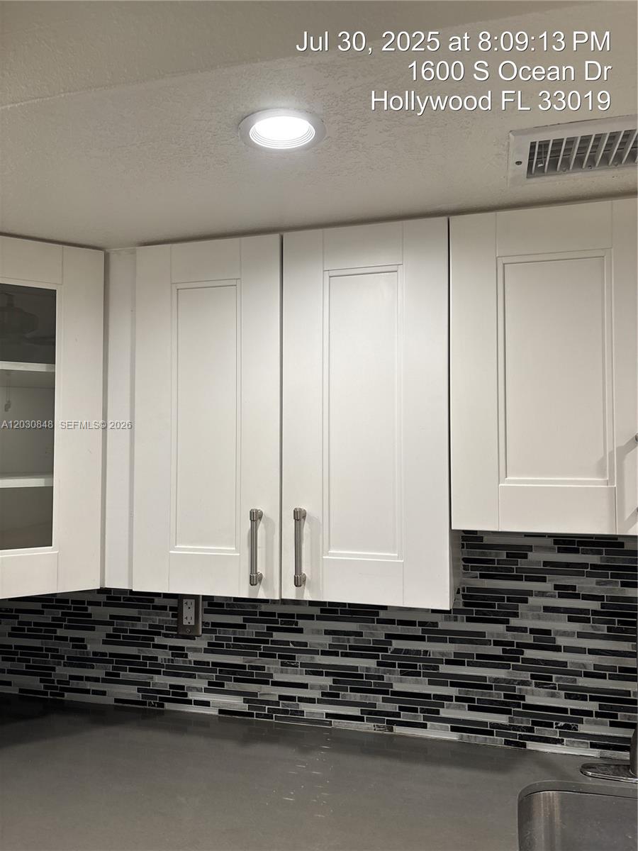 ALLINGTON TOWERS CONDO - Residential Lease