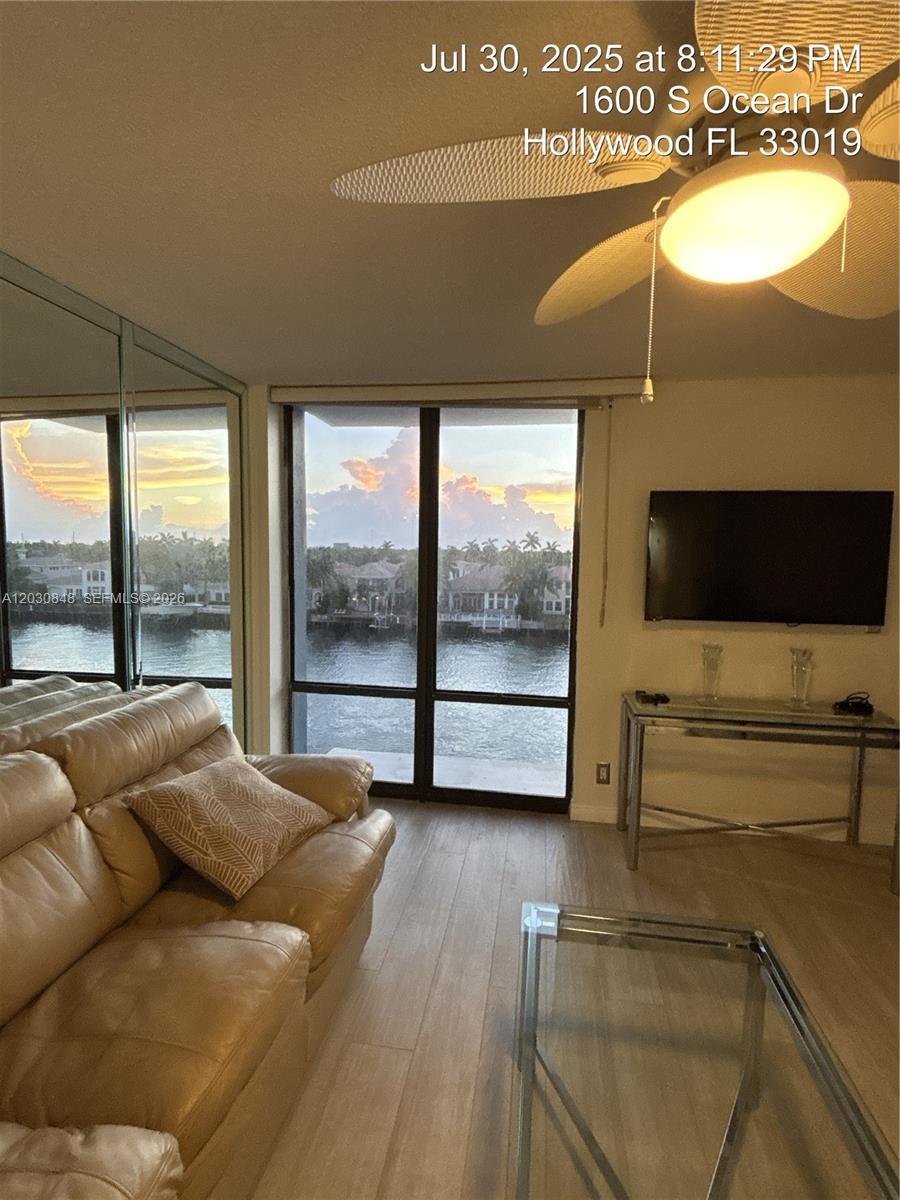 ALLINGTON TOWERS CONDO - Residential Lease