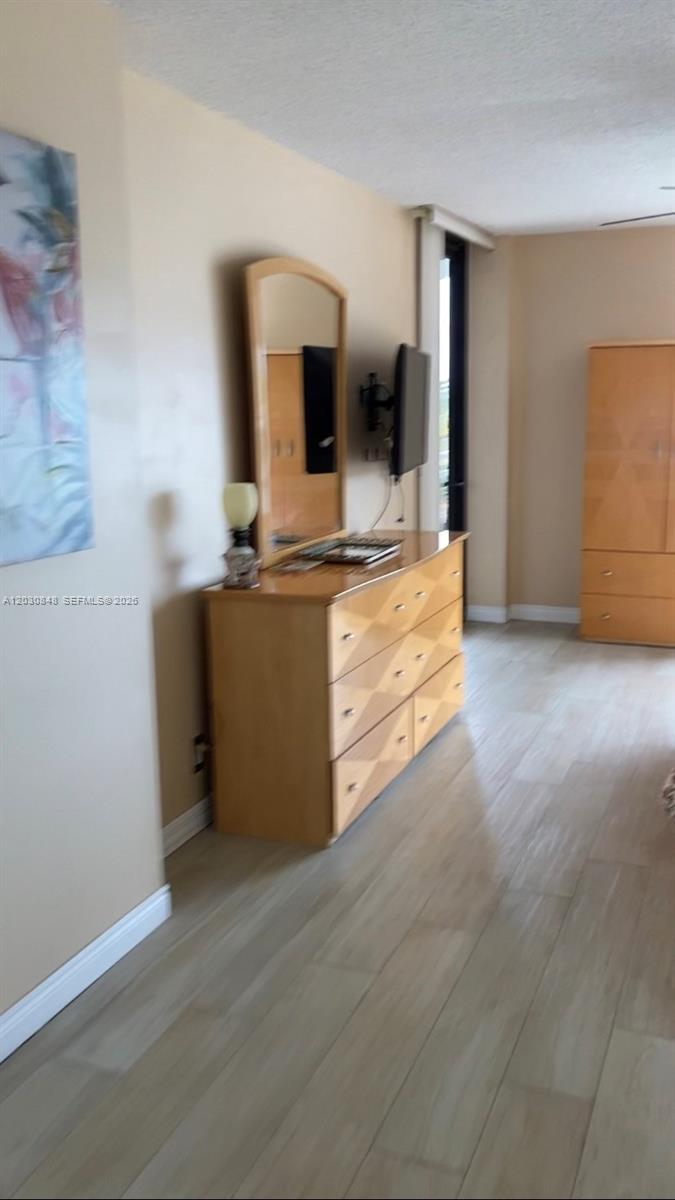 ALLINGTON TOWERS CONDO - Residential Lease