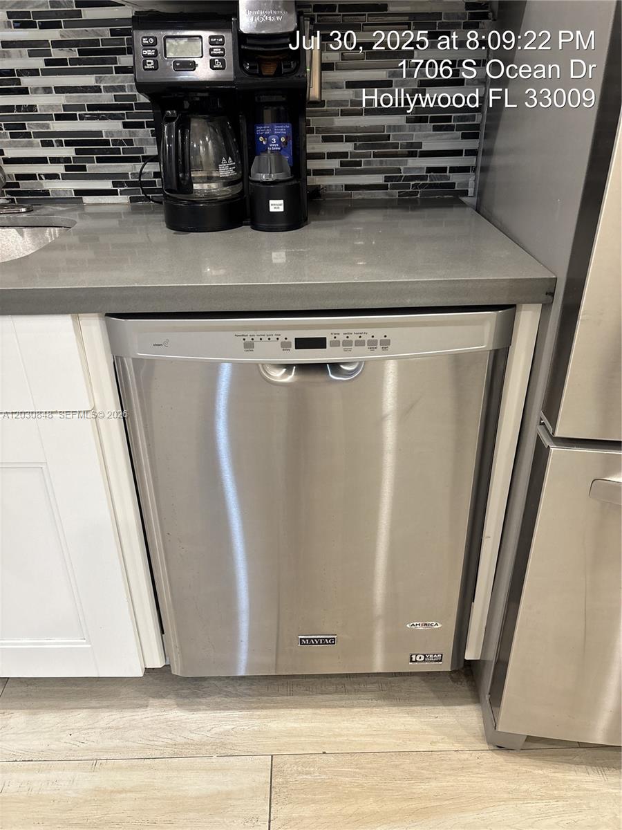 ALLINGTON TOWERS CONDO - Residential Lease
