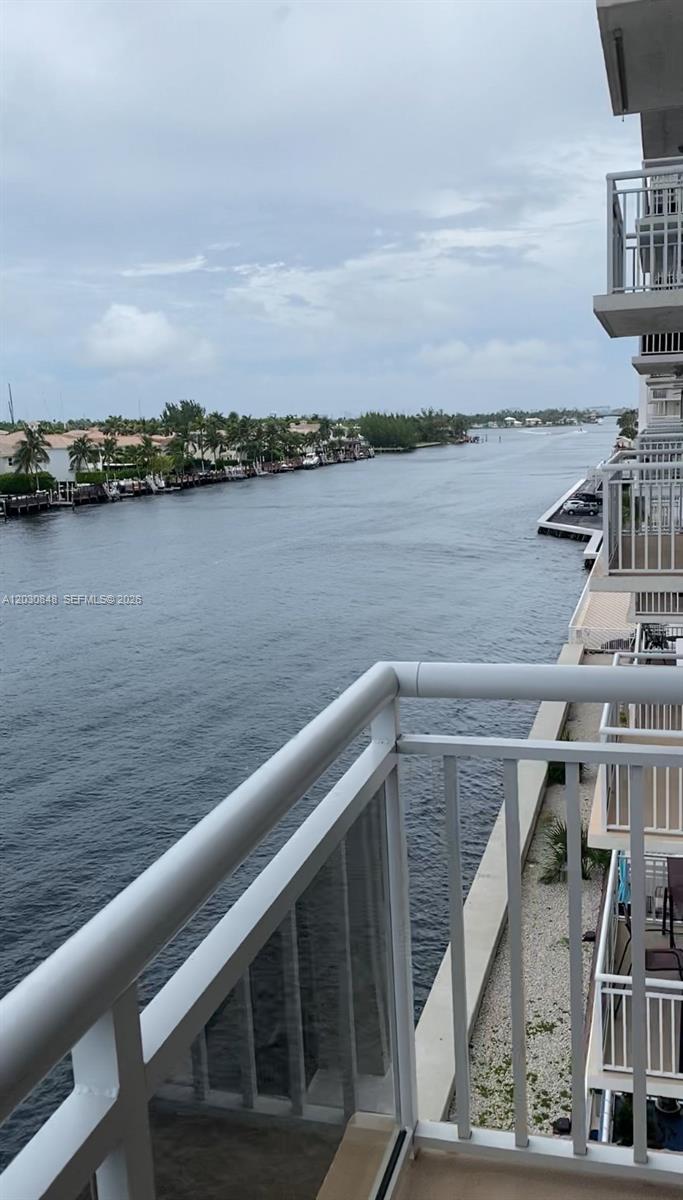 ALLINGTON TOWERS CONDO - Residential Lease