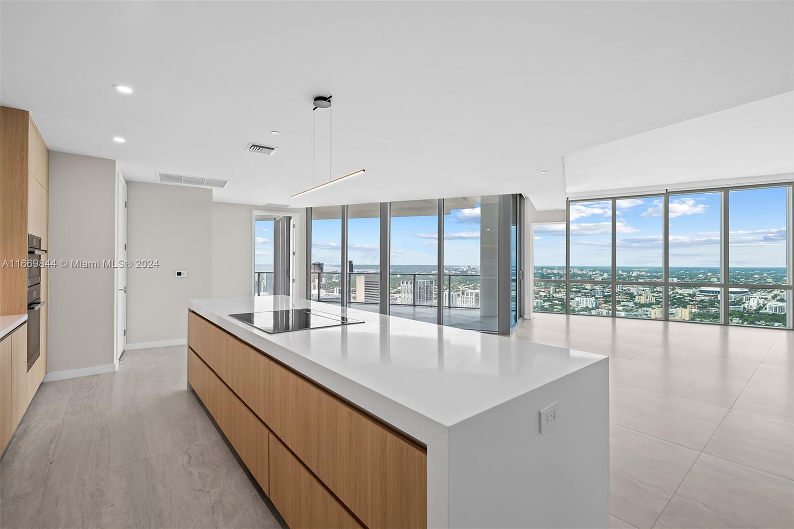 PARAMOUNT MIAMI WORLDCENT - Residential