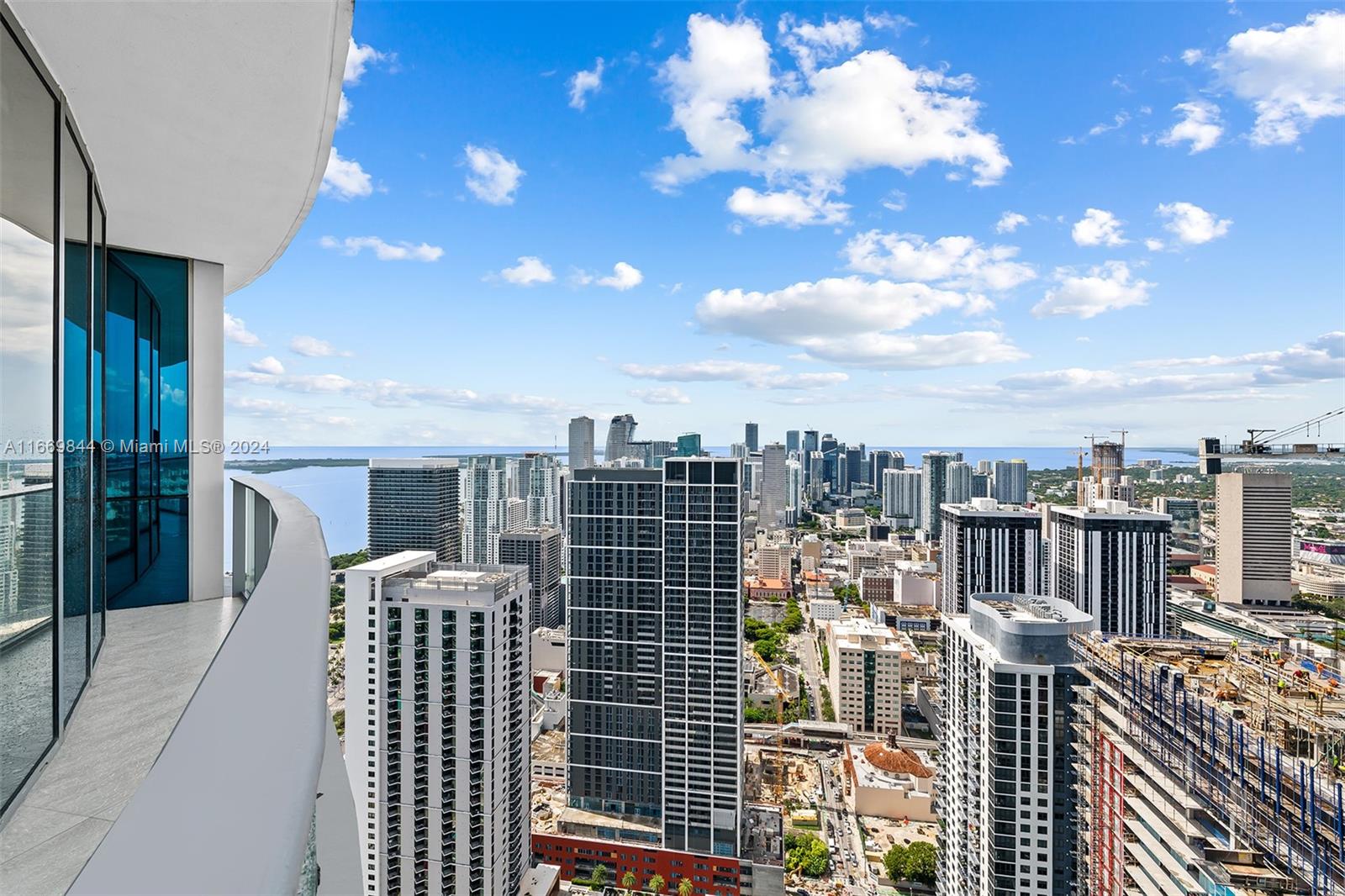 PARAMOUNT MIAMI WORLDCENT - Residential