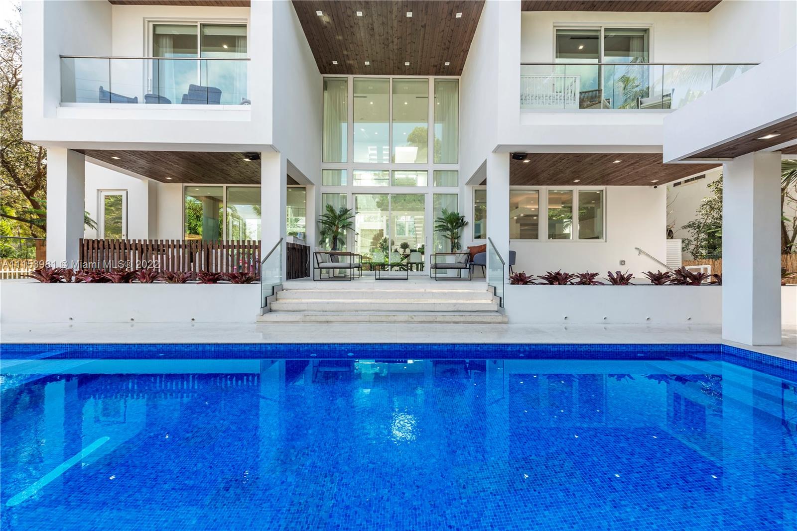 TROPICAL ISLE HOMES SUB 4 - Residential
