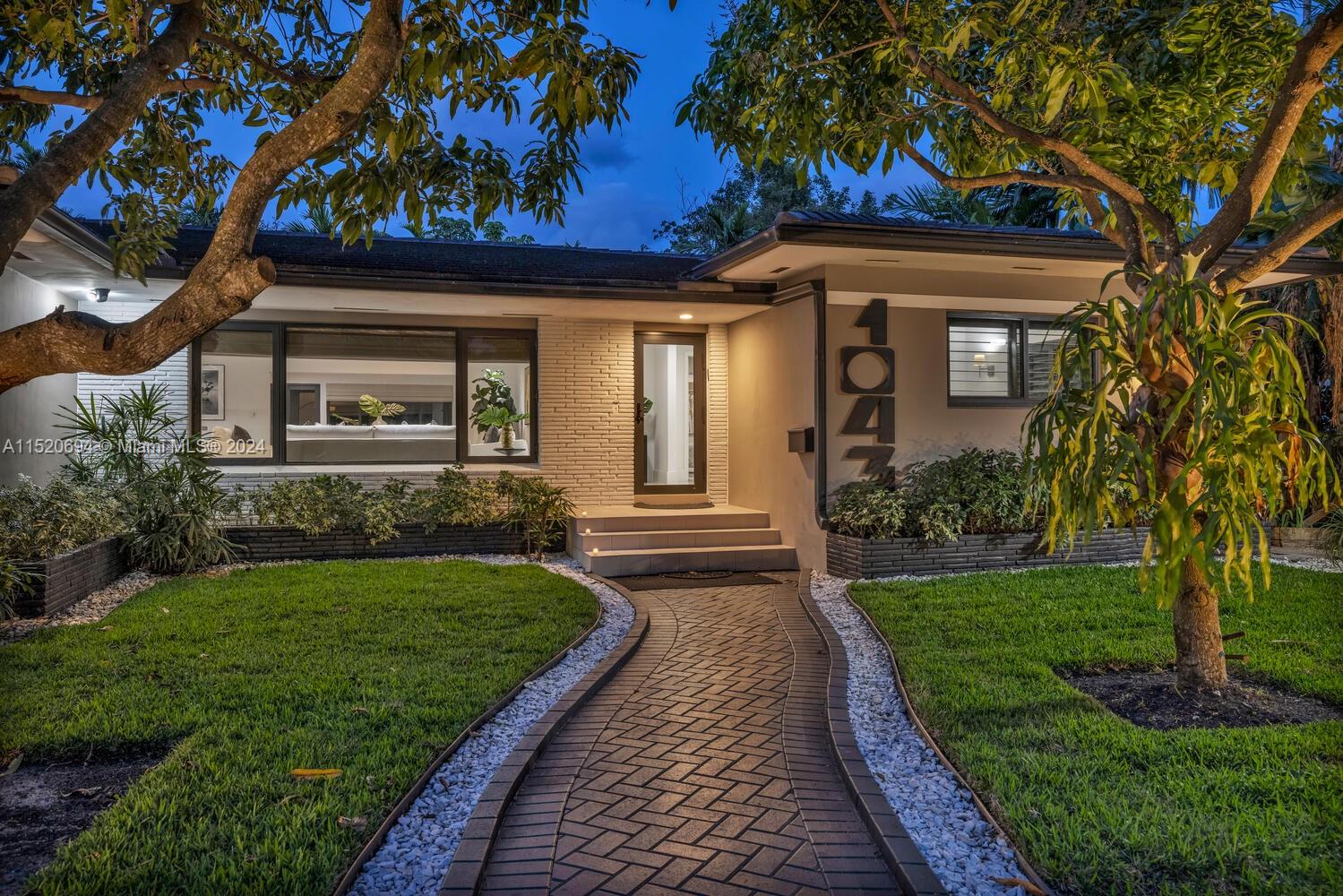 KINNEY PARK - Residential