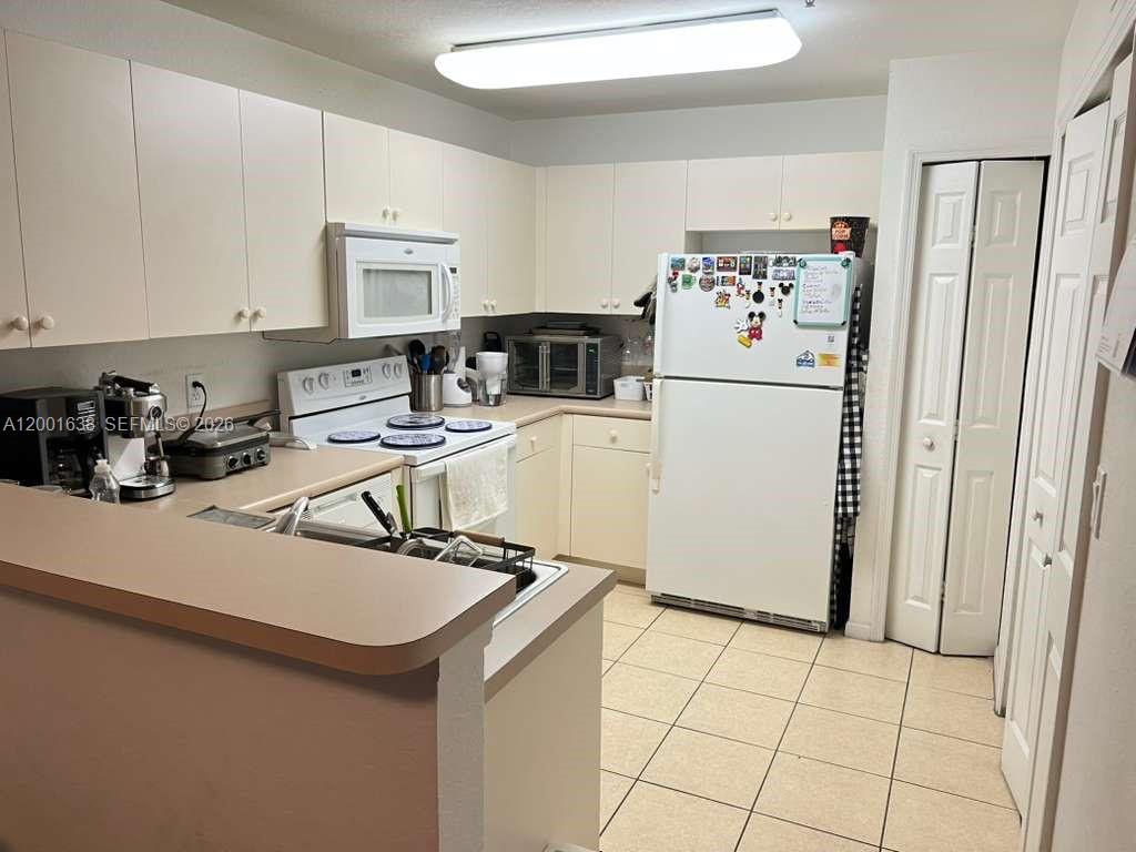 PROMENADE SHORES AT DORAL - Residential