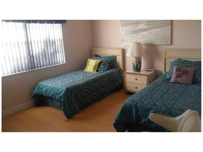 MEADOWBROOK LAKES VIEW J - Residential Lease
