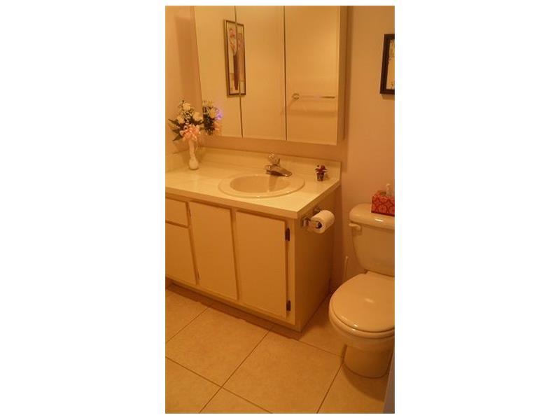 MEADOWBROOK LAKES VIEW J - Residential Lease