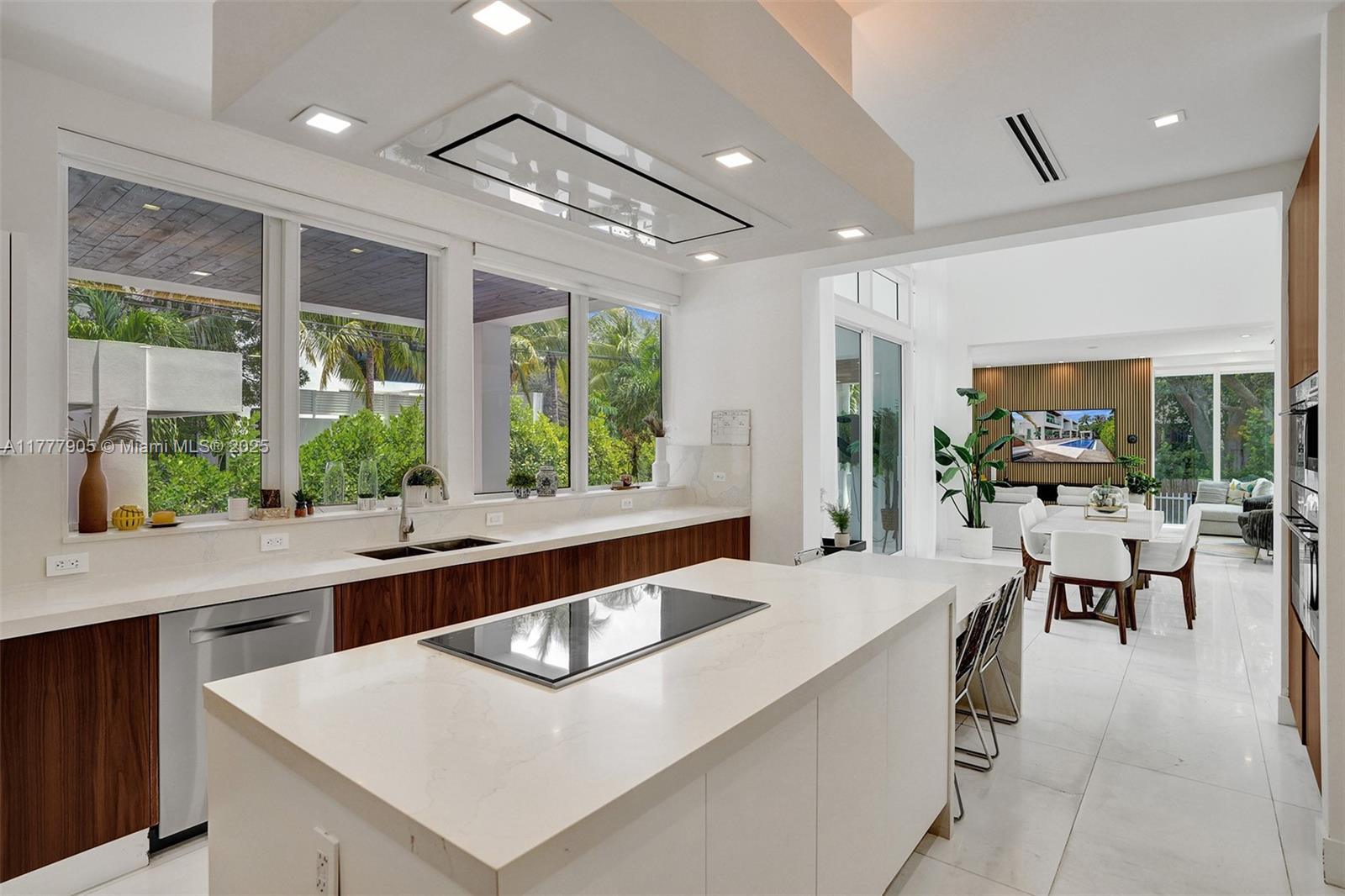 TROPICAL ISLE HOMES SUB 4 - Residential