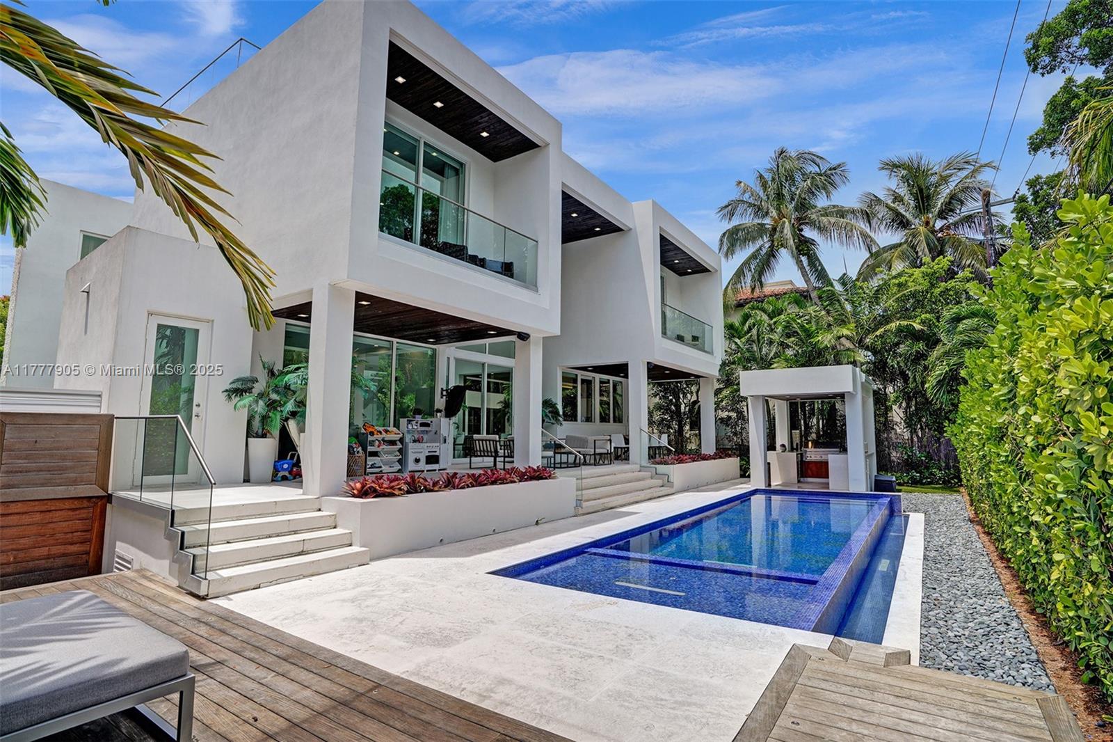TROPICAL ISLE HOMES SUB 4 - Residential