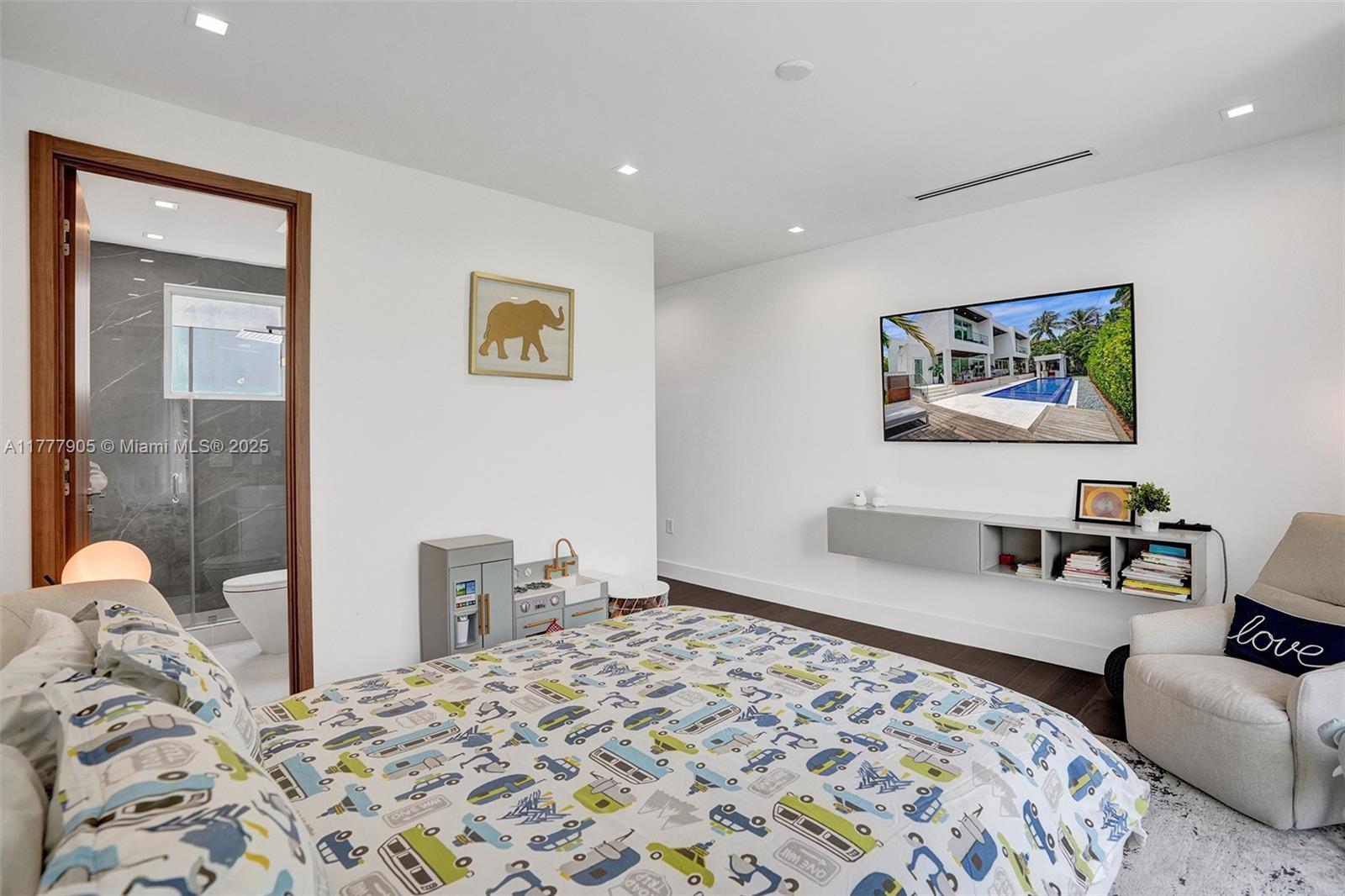 TROPICAL ISLE HOMES SUB 4 - Residential