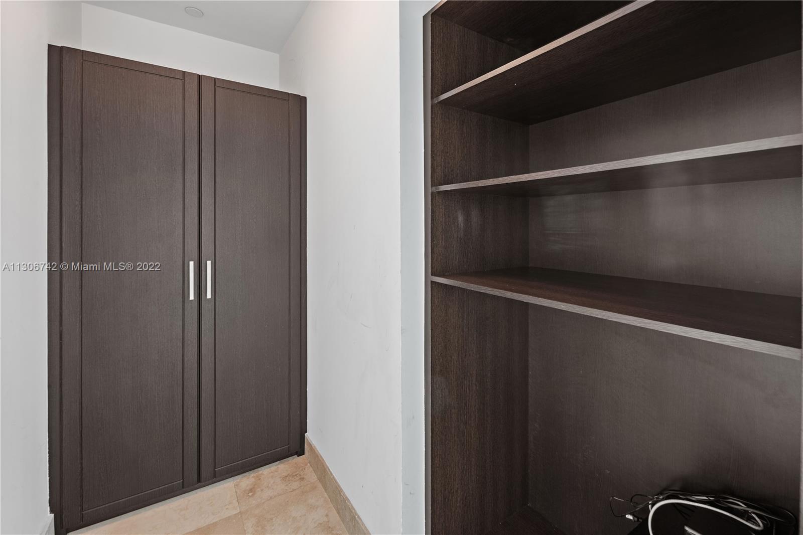 900 BISCAYNE BAY CONDO - Residential