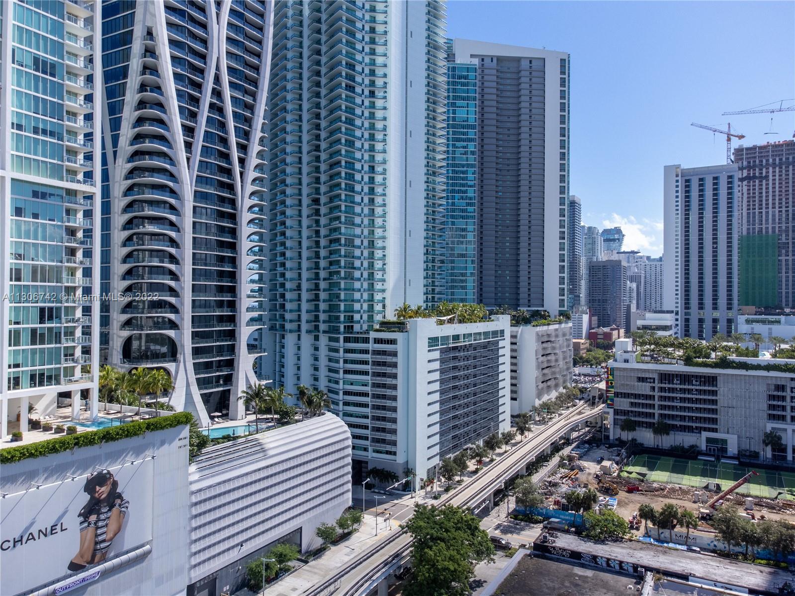 900 BISCAYNE BAY CONDO - Residential