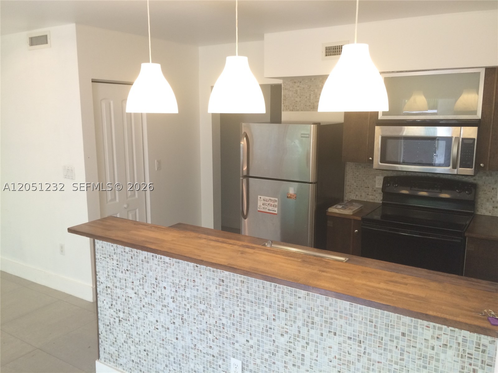 ISLE OF NORMANDY MIAMI VI - Residential Lease