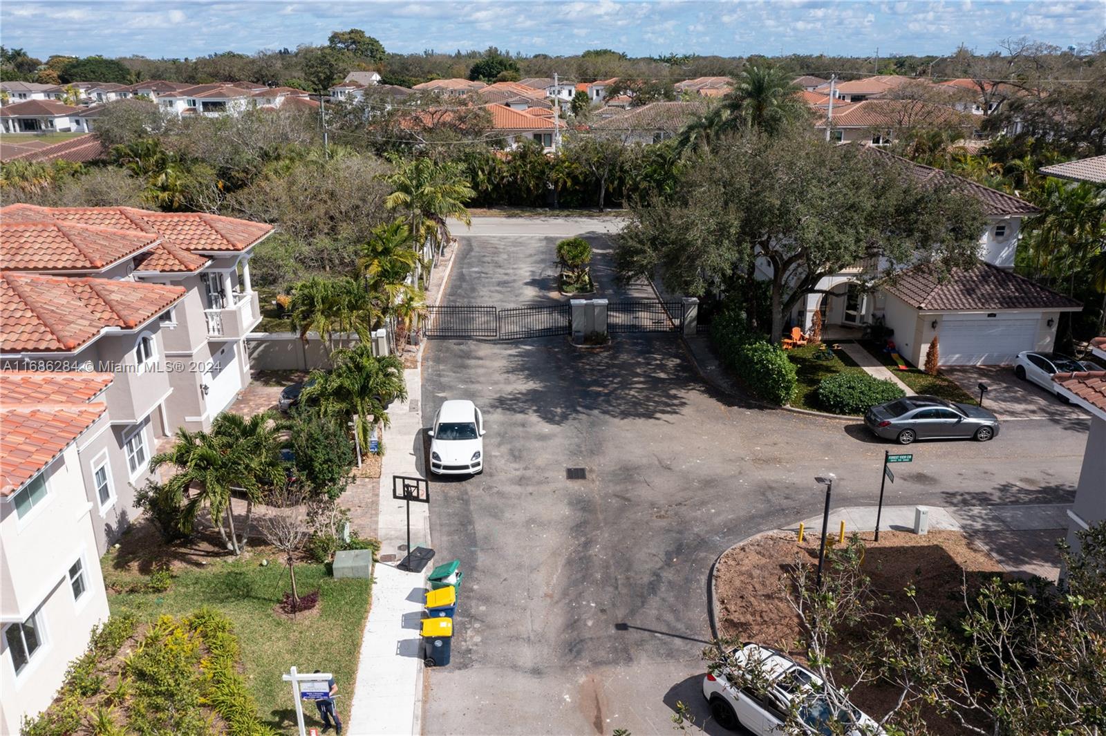 FOREST VIEW ESTATES - Residential Lease