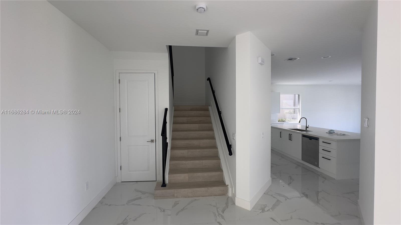 FOREST VIEW ESTATES - Residential Lease