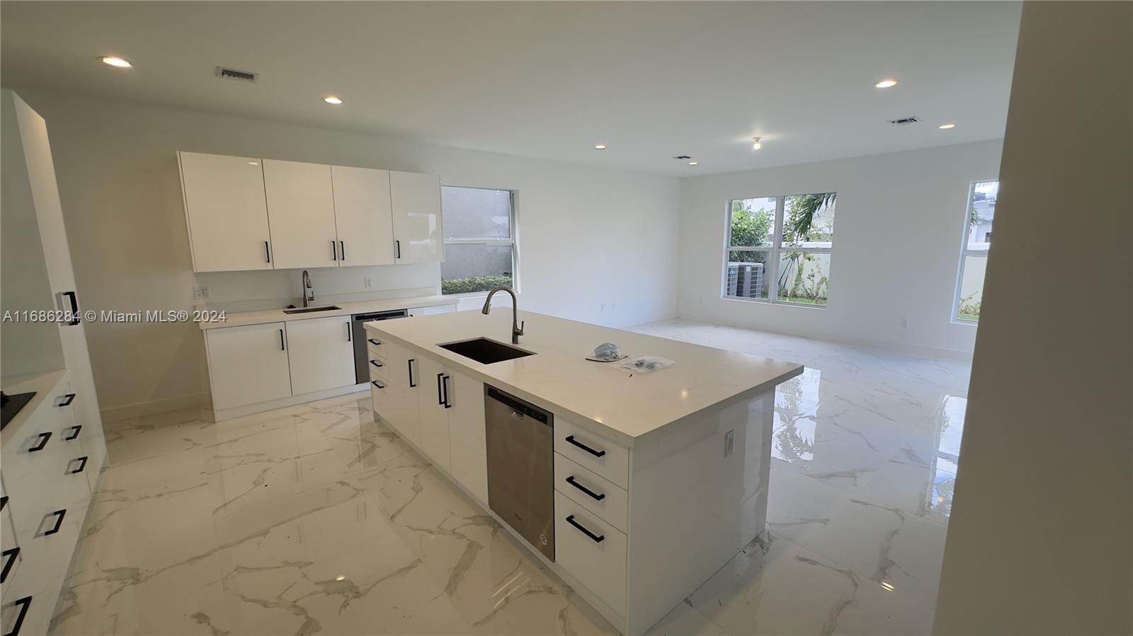 FOREST VIEW ESTATES - Residential Lease