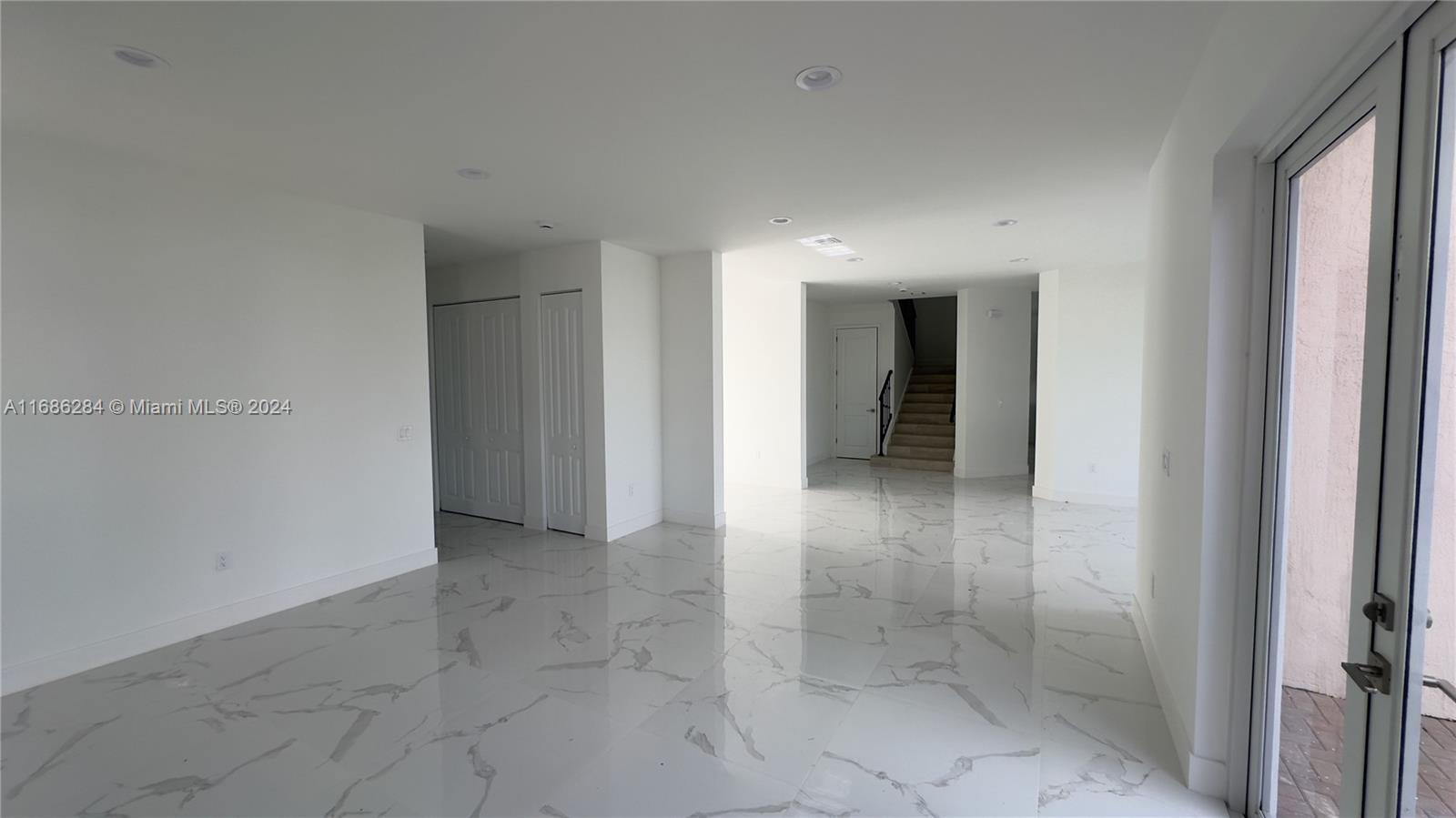 FOREST VIEW ESTATES - Residential Lease