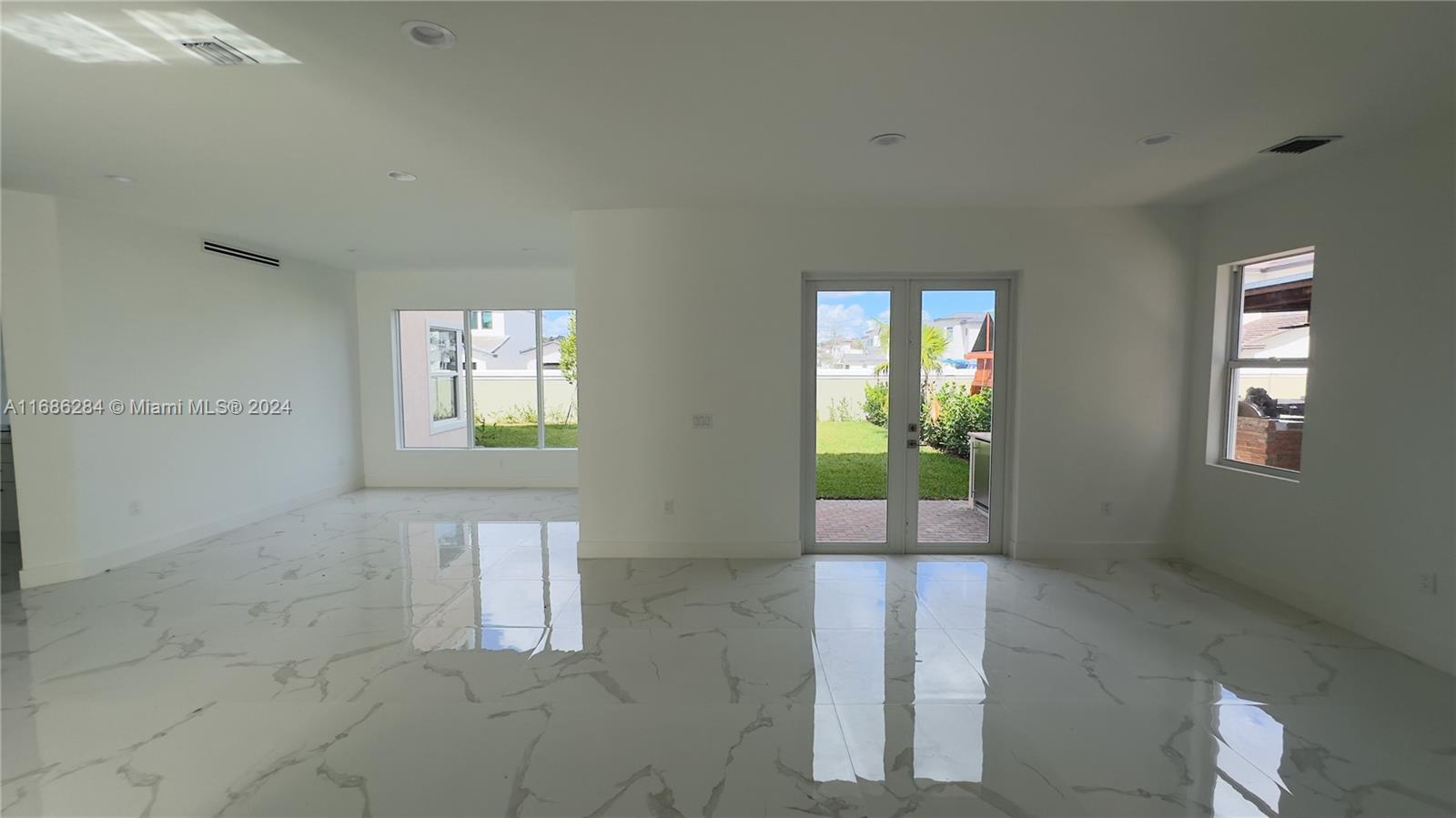 FOREST VIEW ESTATES - Residential Lease