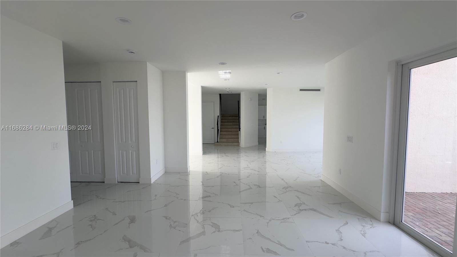 FOREST VIEW ESTATES - Residential Lease