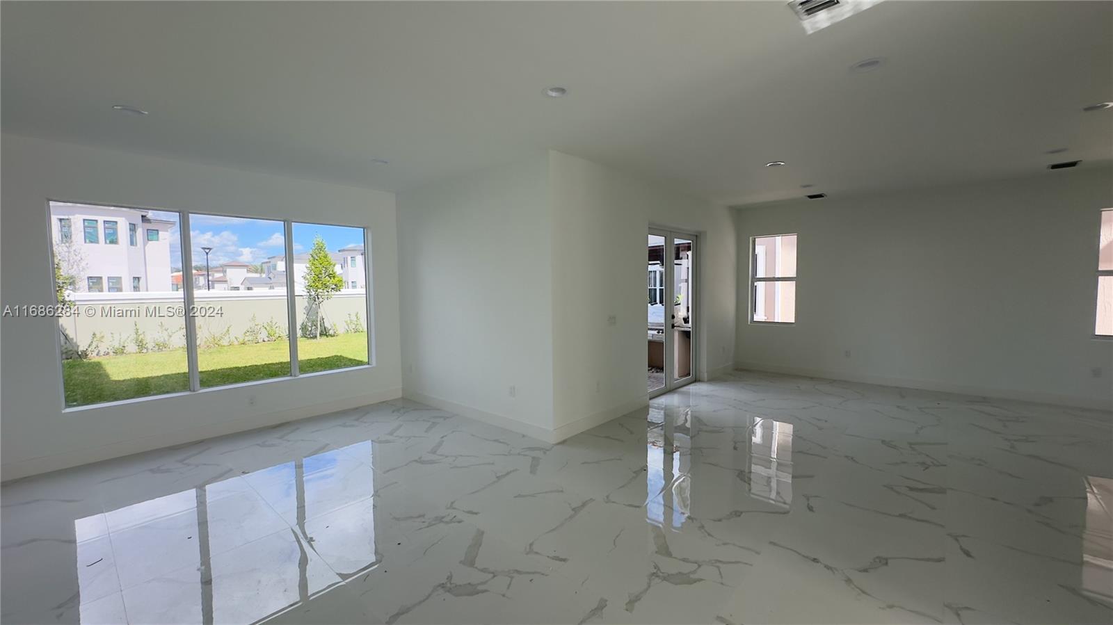 FOREST VIEW ESTATES - Residential Lease