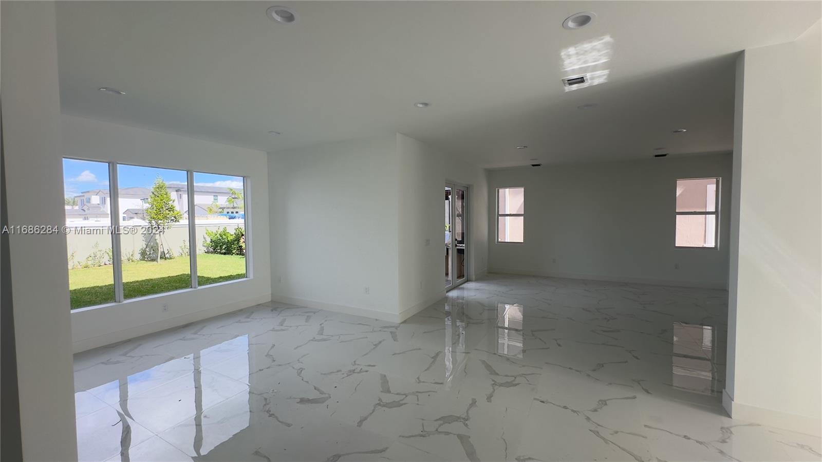 FOREST VIEW ESTATES - Residential Lease