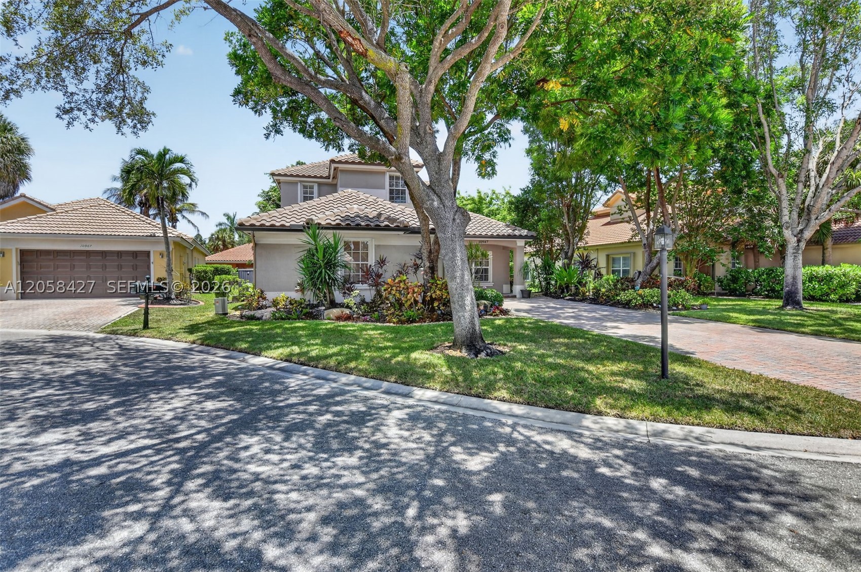 PARKLAND ISLES - Residential