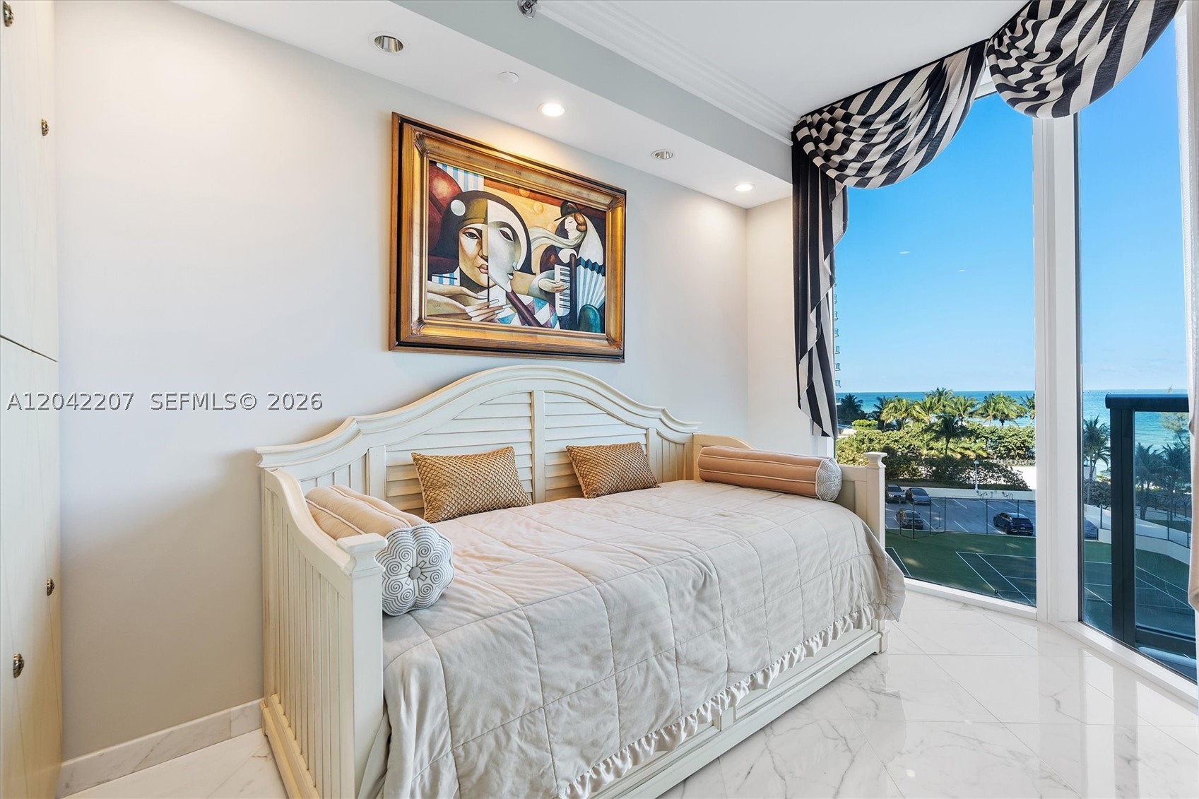 OCEAN ONE CONDO - Residential