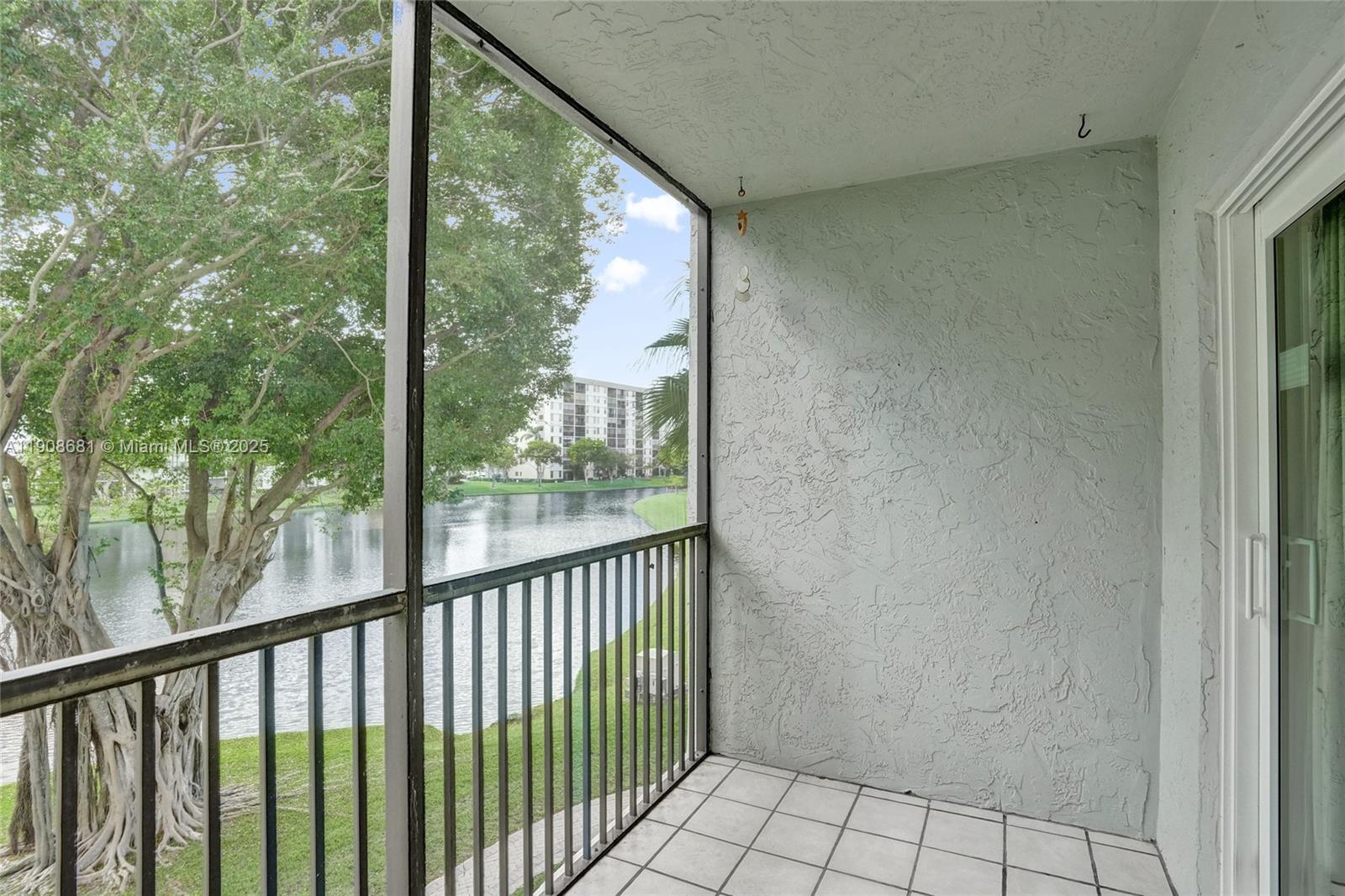 CYPRESS BEND CONDOMINIUM - Residential