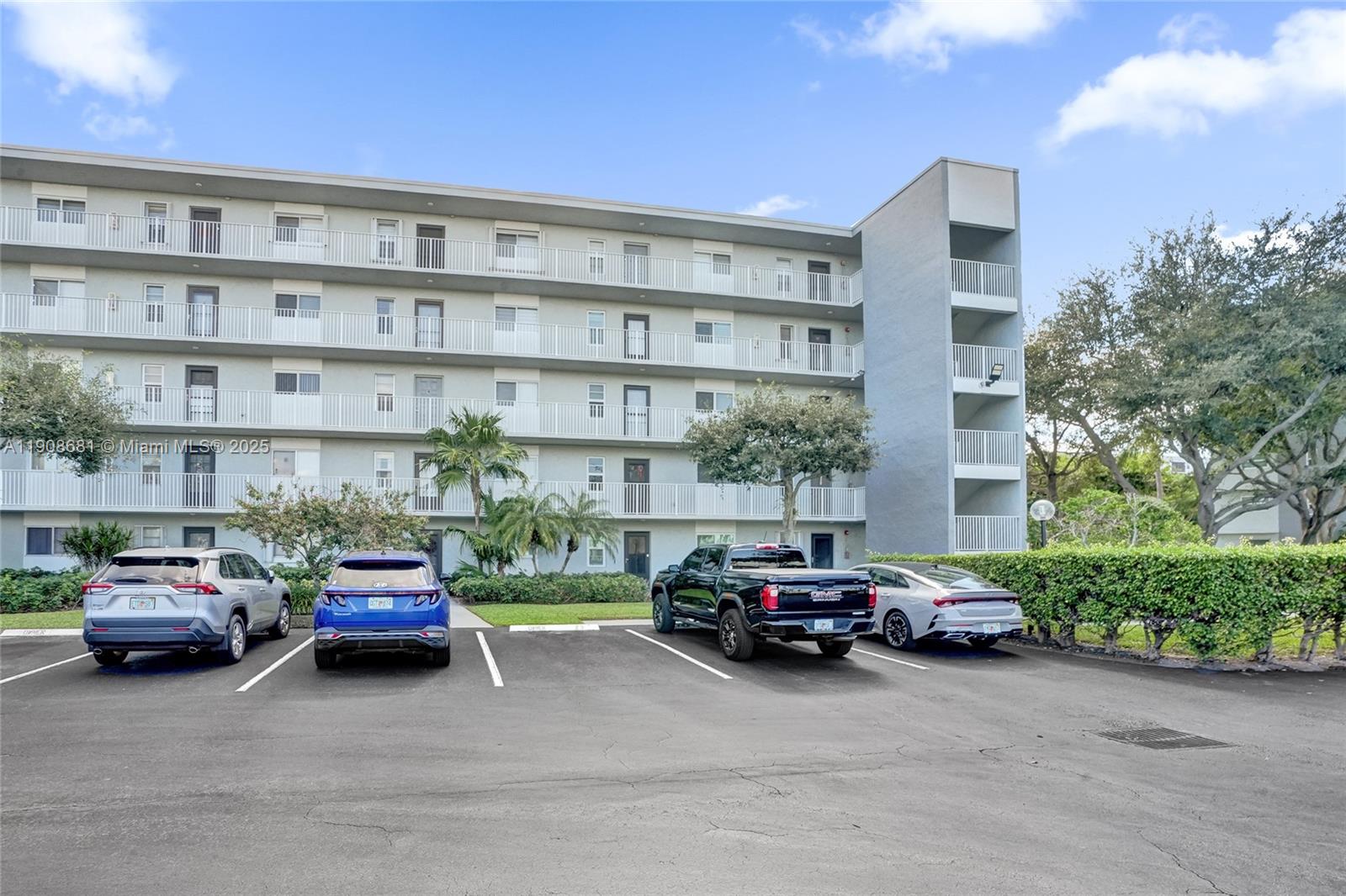 CYPRESS BEND CONDOMINIUM - Residential