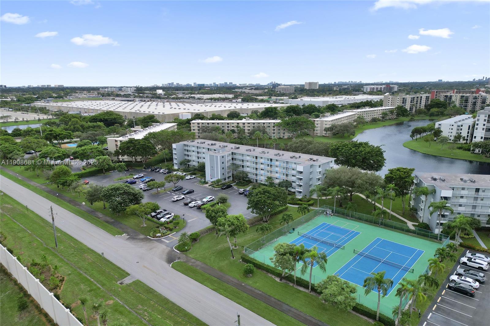 CYPRESS BEND CONDOMINIUM - Residential
