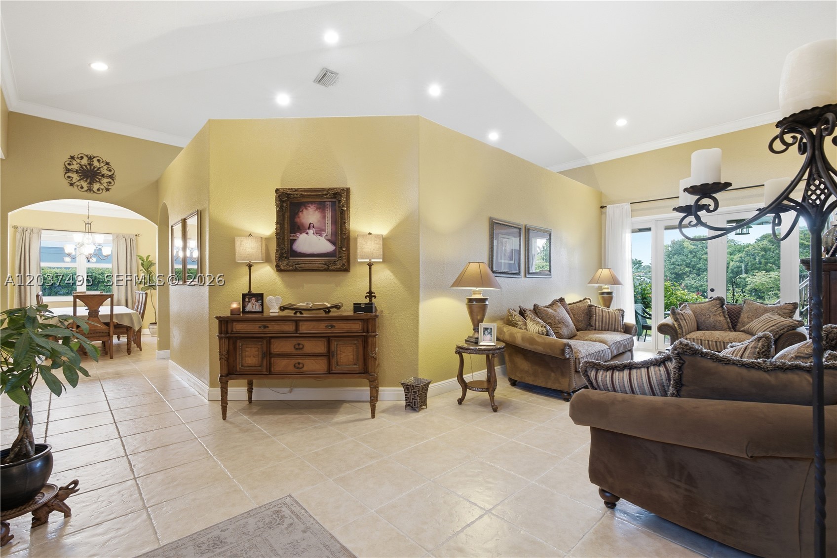 SOUTH KENDALL ESTATES - Residential
